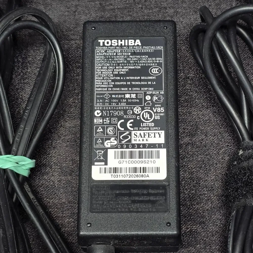 Genuine Toshiba Satellite Series AC Adapter Charger PA3714U-1ACA Computer Cords